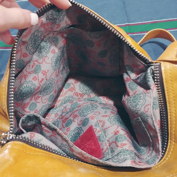 HOBO | Medium Crossbody Bag - Picture 4 of 9